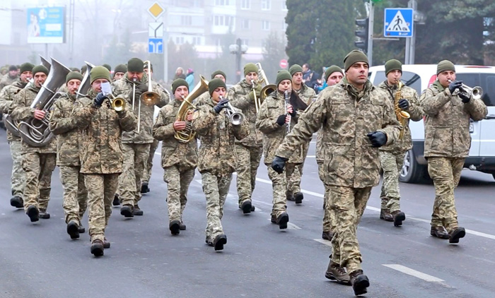 Під звуки маршу стройового. Фото надав Тарас КОГУТ